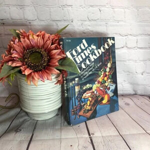 Vintage 1974 Ford Times volume 6 cookbook